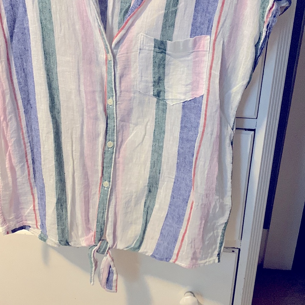 Short sleeve button down with tie - Picture 2 of 3